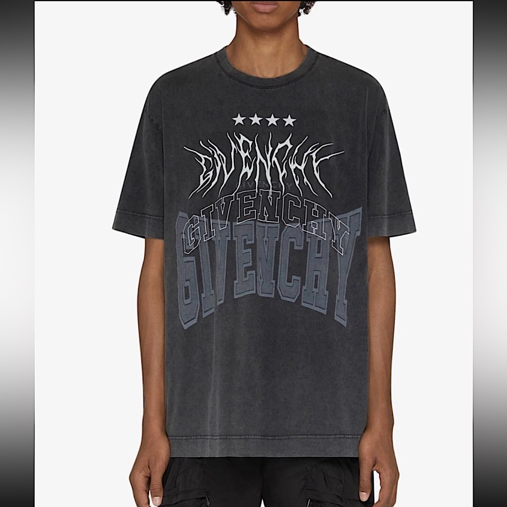 GIVENCHY Oversized tshirt in embroidered jersey - RETAIL: 990$+